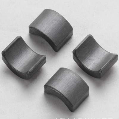 De aangepaste Ceramische Magneten van de Ferrietmotor voor Automobiele Pompende het Ferrietmagneet van het Motorenbarium
